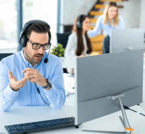 dedicated-male-customer-service-representative-600nw-2271552655